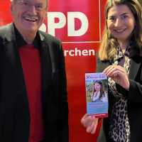 Bürgermeisterkandidatin Naciye Özsu und Alt-OB Christian Ude